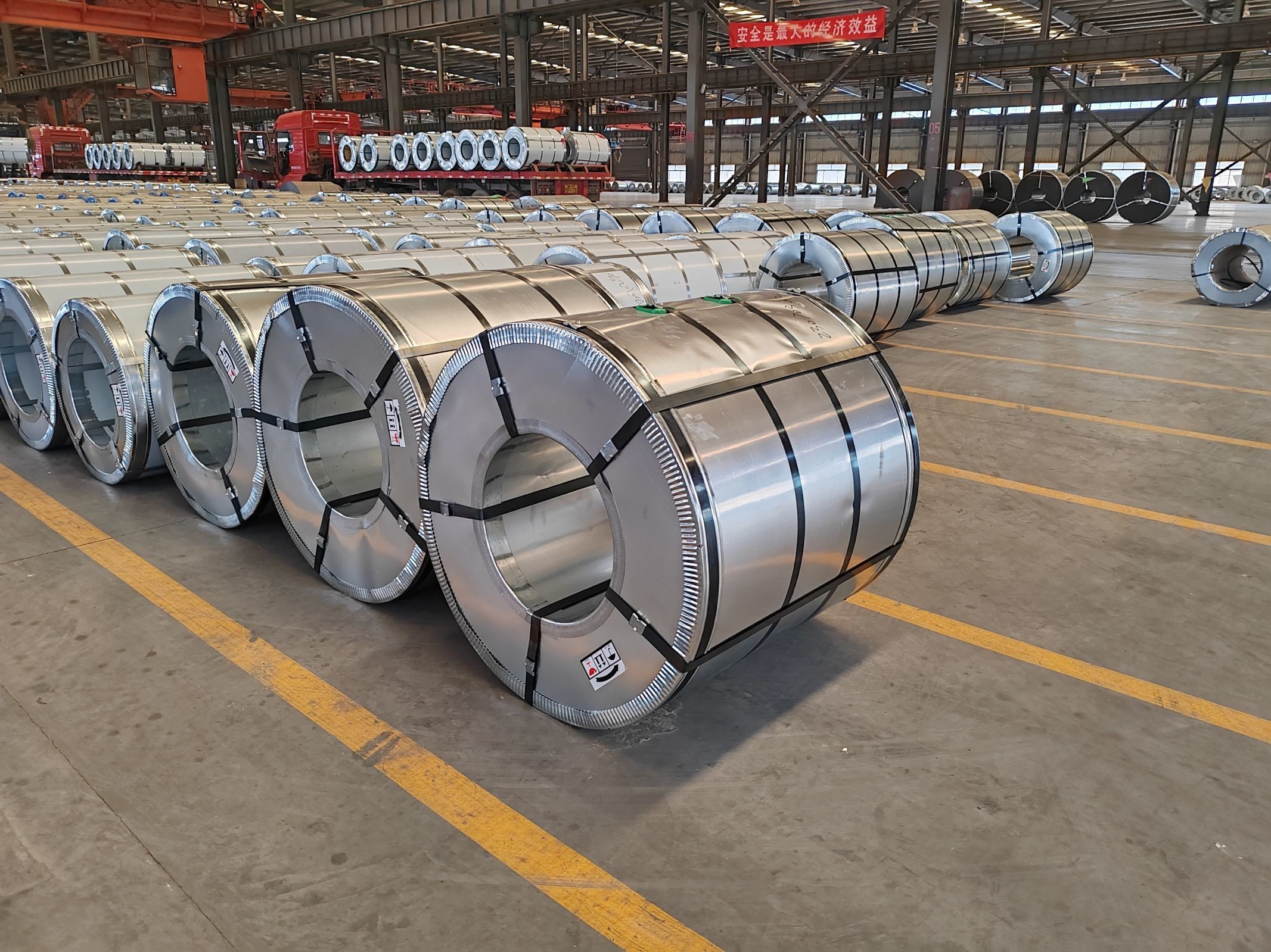 275g/M2 Hot Dipped Bright Galvanized Steel Coils Slit Edge 2.0mm For Durable Use