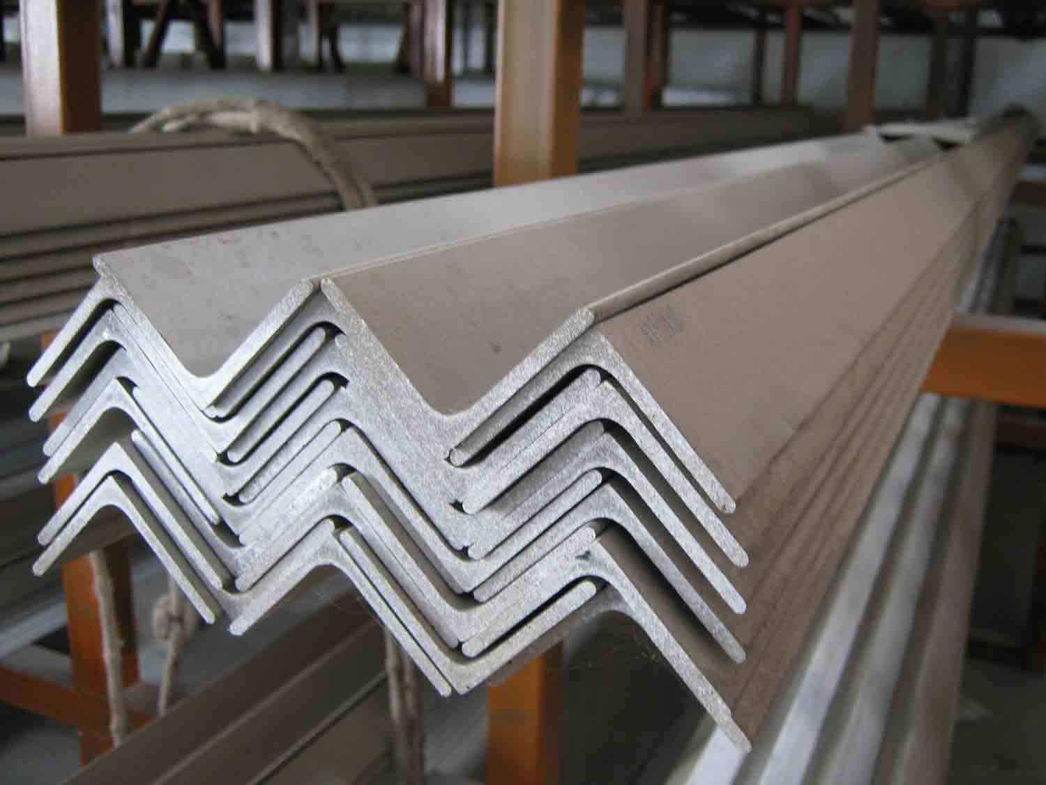 Unequal / Equal Long Steel Angle of custom cut ASTM A36, EN 10025 S275 Mild Steel Products