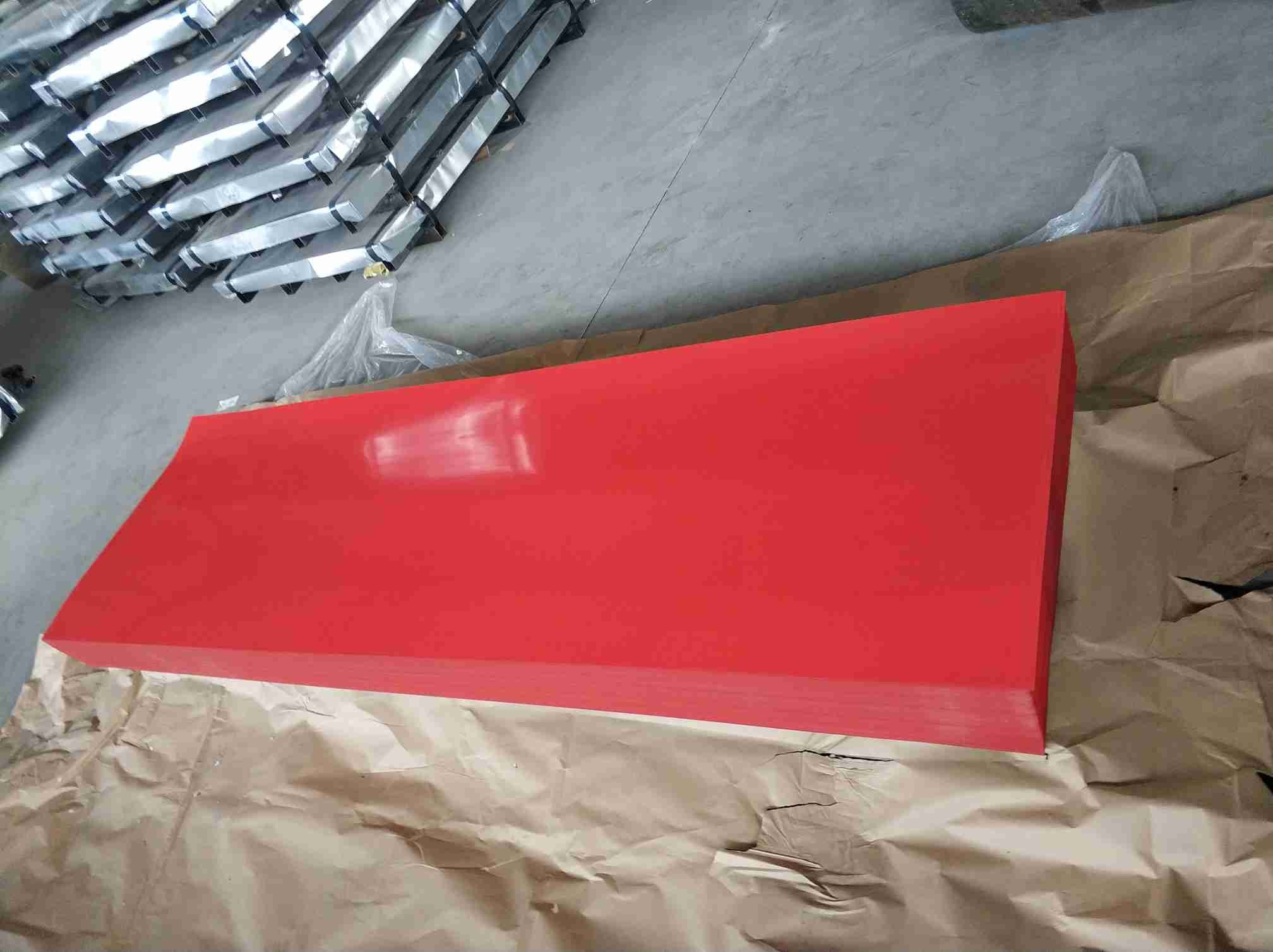 Red Corrugated Sheet Metal / High Hardness Corrugated Steel Roof Sheets